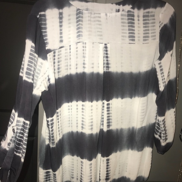 Quarter length sleeve blouse, grey and white - Picture 3 of 4